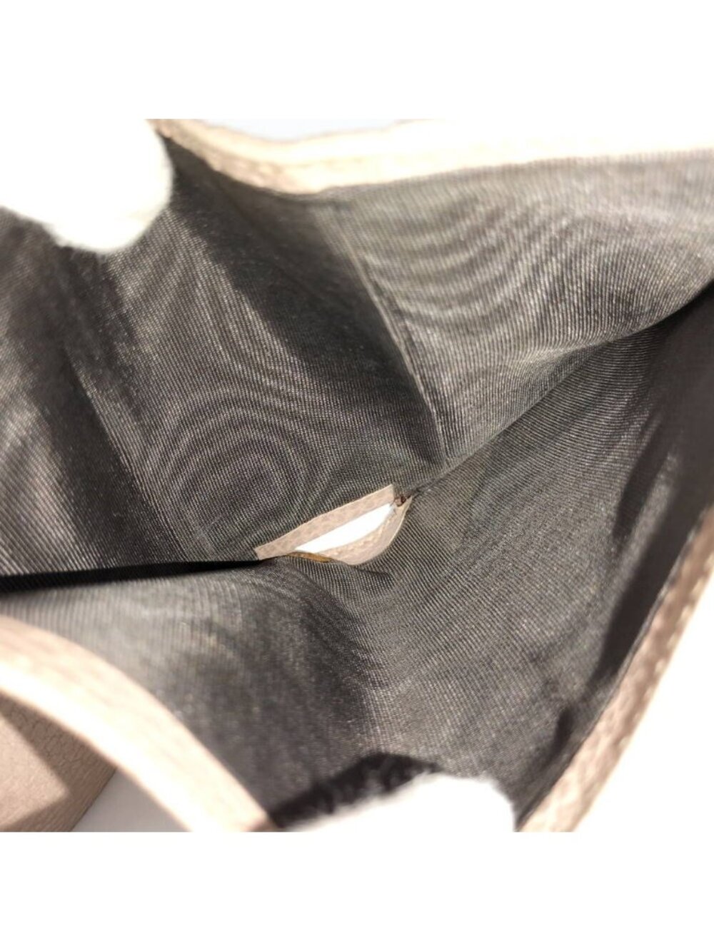 Gucci GG Marmont Bifold Wallet - Picture 9 of 10